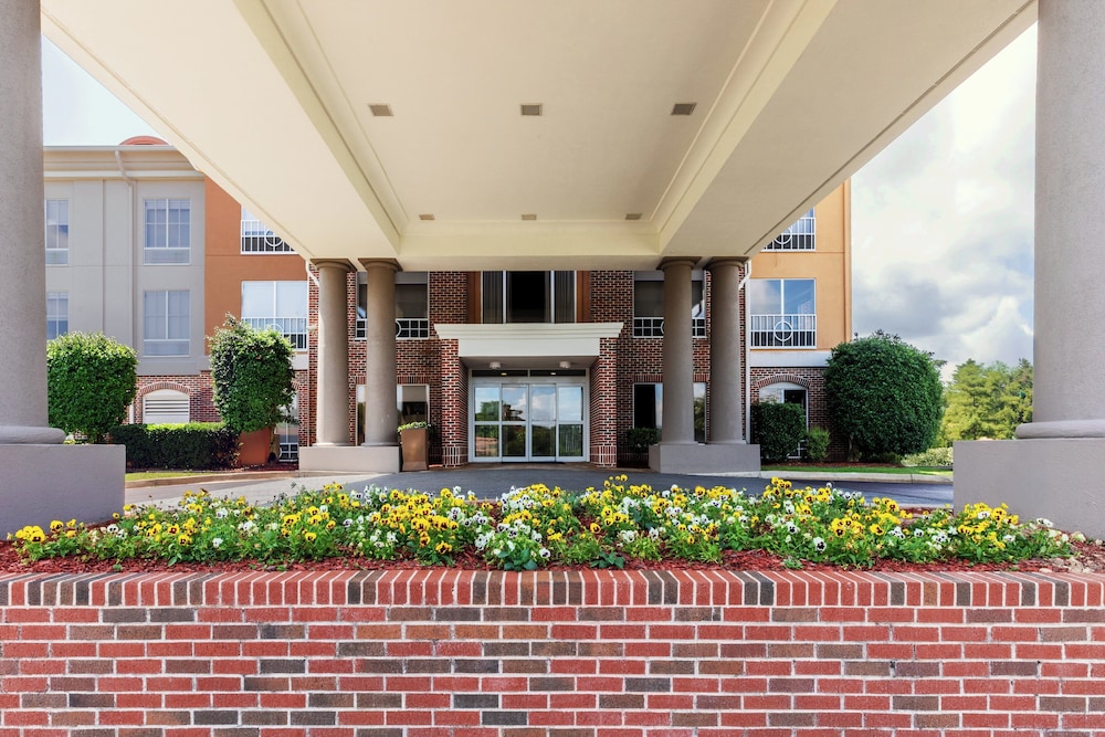 Holiday Inn Express & Suites Vicksburg by IHG - photo 78