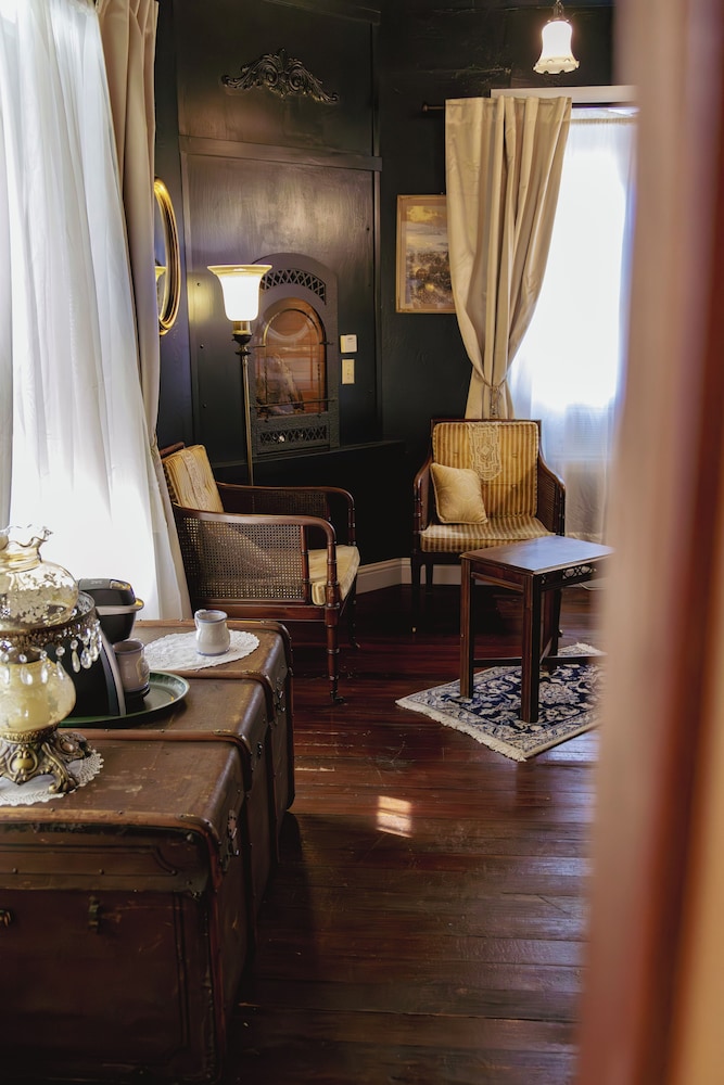 Weaverville Hotel - photo 54
