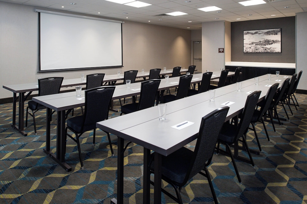 Residence Inn by Marriott Visalia - photo 25