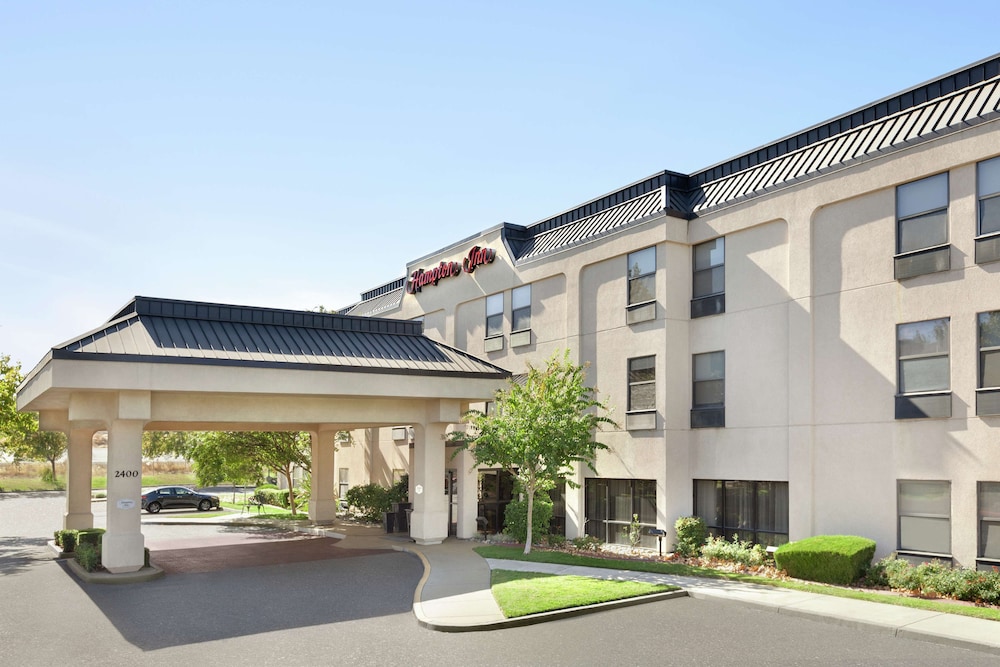 Hampton Inn Tracy - photo 2