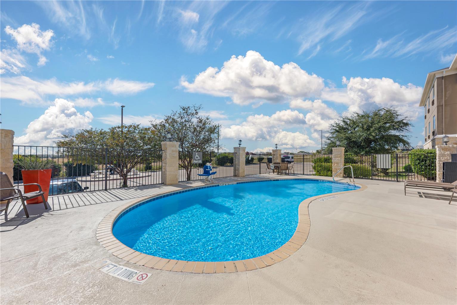 Best Western Plus Killeen Fort Cavazos Hotel & Suites - photo 11