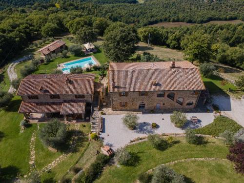 Villa I Due Casali — 4-Star Luxury Hotel in Umbertide, Italy