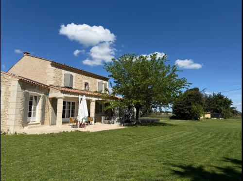 Mas de Ceoulet Villa de Luxe en Camargue — 4-Star Luxury Hotel in Arles, France