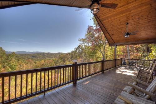 Eagles View Full Mountain View Pet Friendly in Blue Ridge, United States