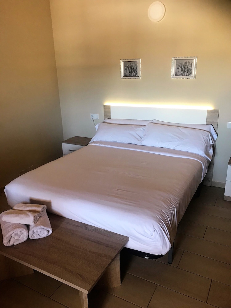 Aparthotel Giuliano — Castello D'empuries — photo 5