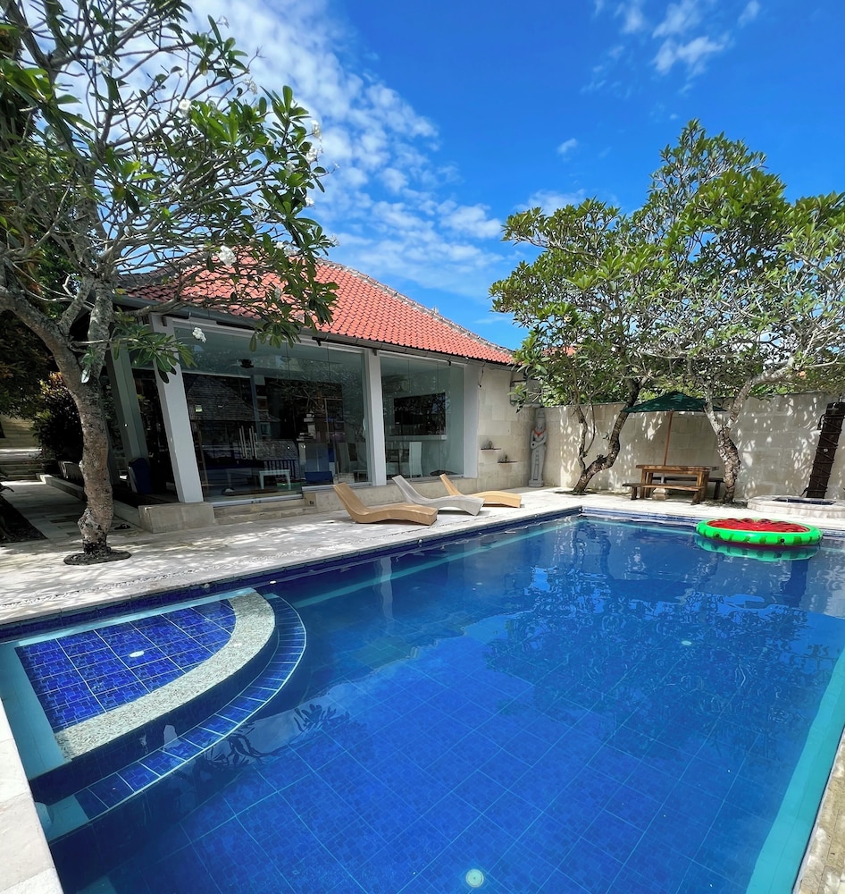 Villa Neshama — 4-Star Luxury Hotel in Canggu, Indonesia