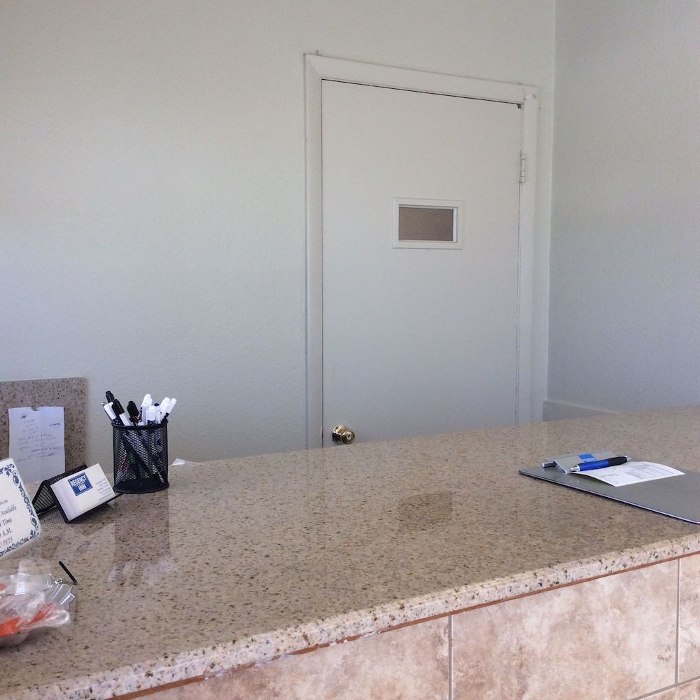 Regency Inn Comanche - photo 3