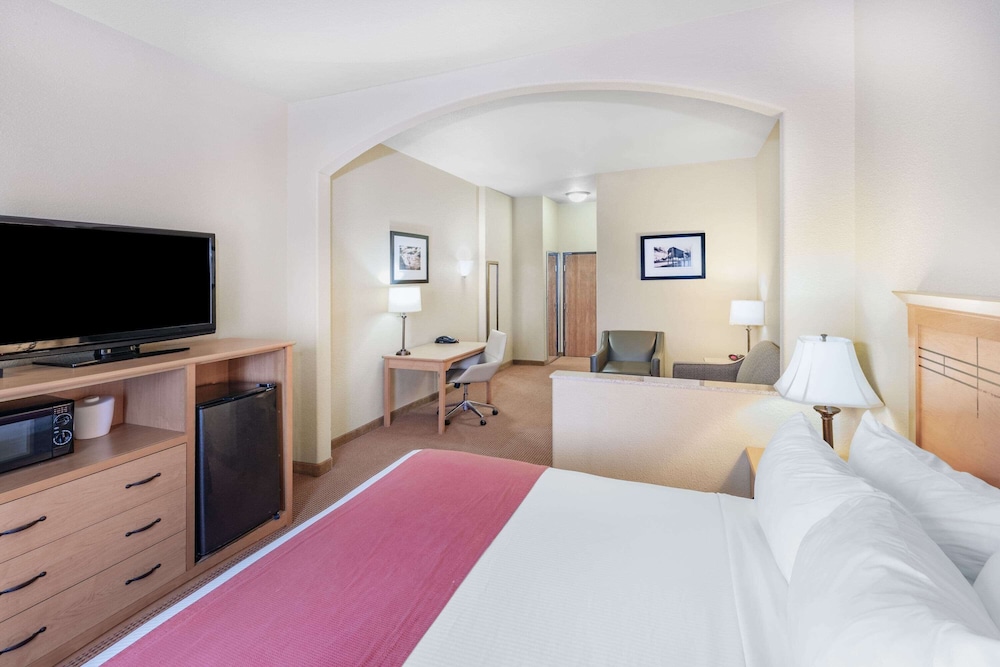 Baymont by Wyndham Cuero - photo 26