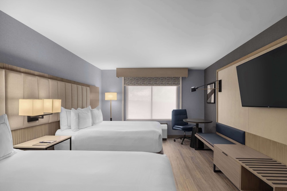 DoubleTree by Hilton Las Vegas Airport - photo 11