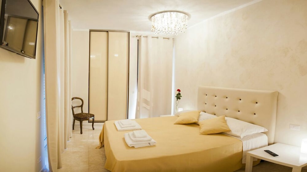 Let's Go To Rome - last minute hotel in Rome