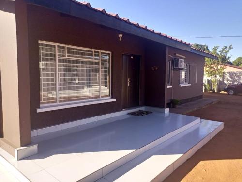 Kasuda three bedrooms house in Livingstone — 4-Star Luxury Hotel in Livingstone, Zambia
