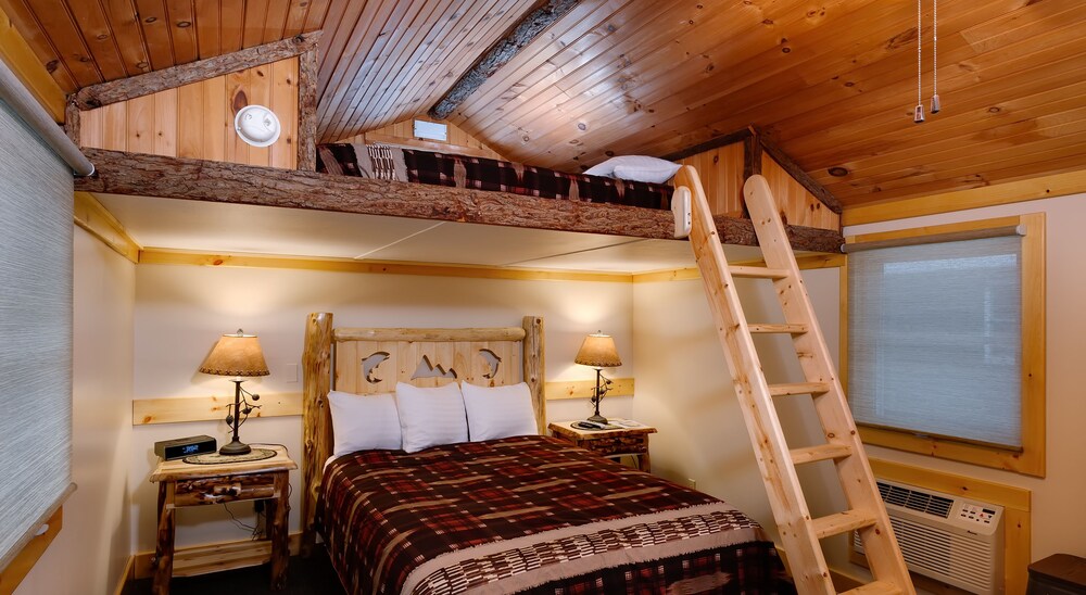 Cobble Mountain Lodge - photo 5