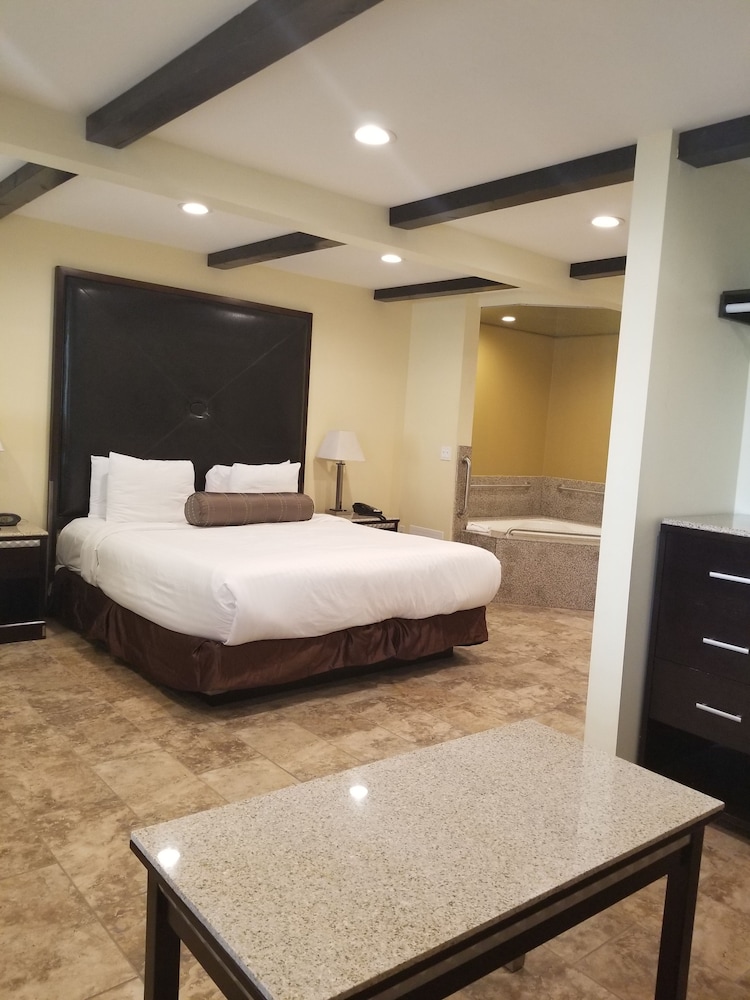 Tuscan Garden Inn - photo 51