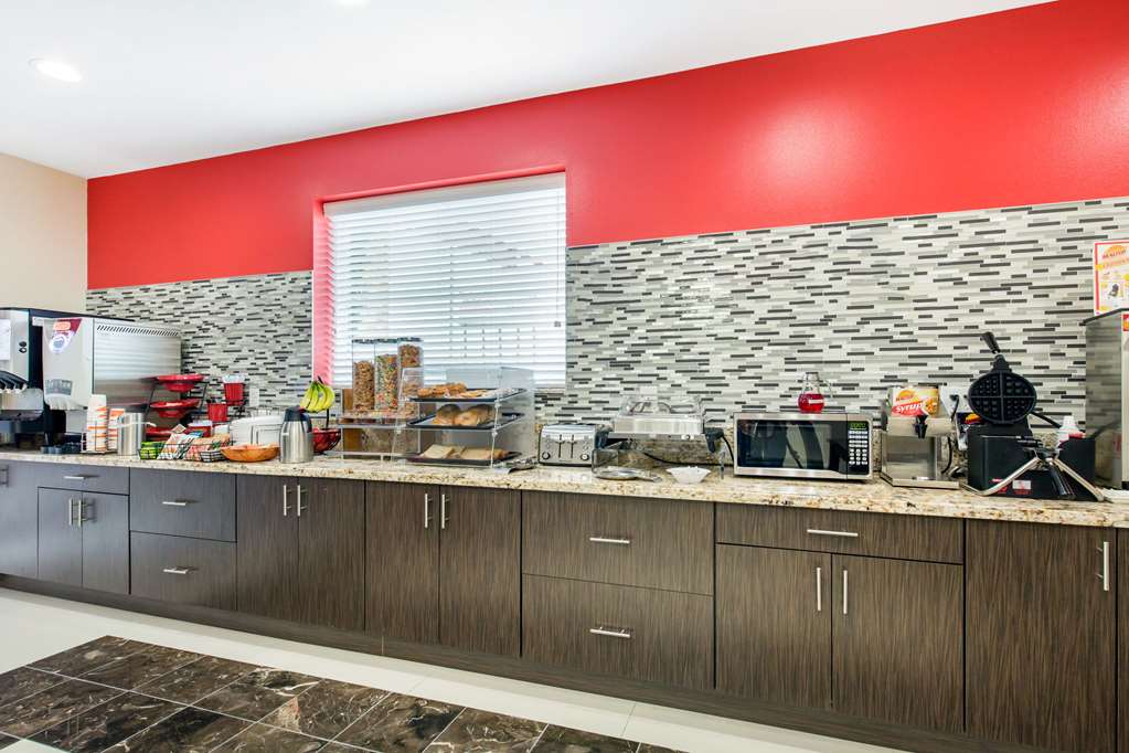 Econo Lodge Inn & Suites Houston Willowbrook - photo 50