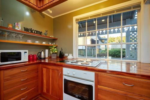 Beachfront Villa — 4-Star Luxury Hotel in Kaikoura, New Zealand