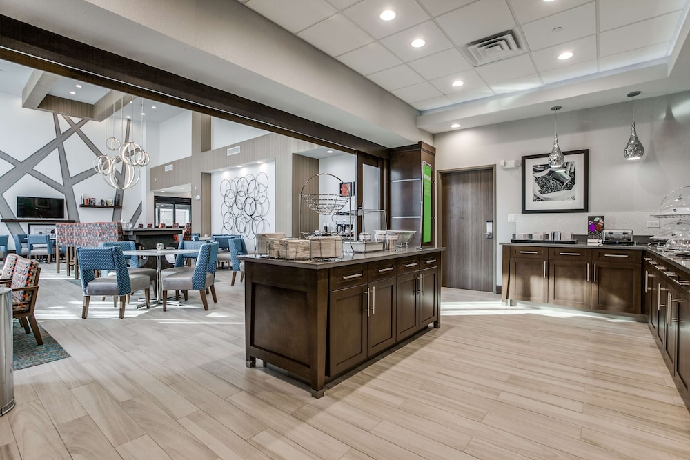 Hampton Inn & Suites North Dallas Central Expy - photo 32