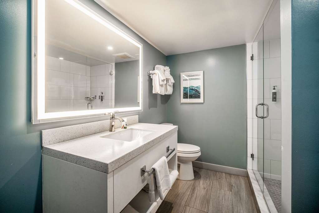 La Quinta Inn & Suites by Wyndham Cocoa Beach Oceanfront - photo 33