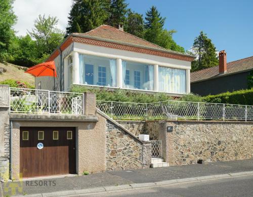 Les Trembles - carbon neutral hotel in Unknown City