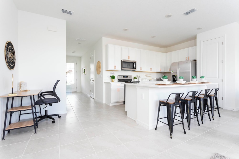 Gorgeous 3Bd Close to Disney Enclaves at Festival 1613 Davenport - photo 6