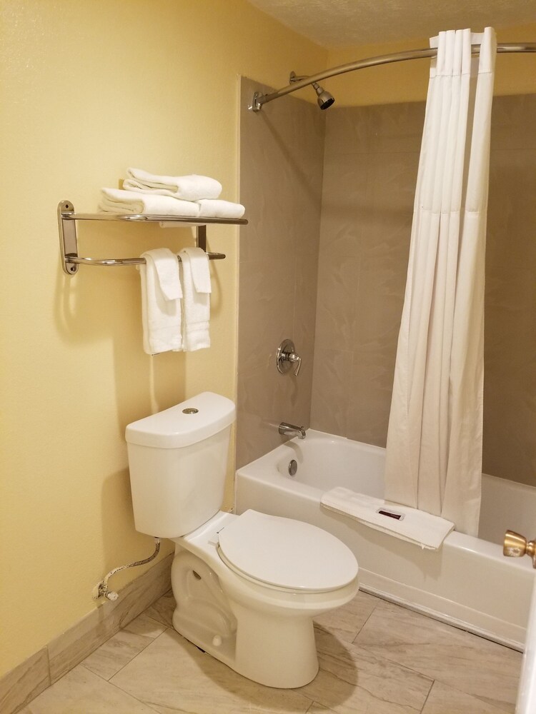 Stay Inn by OYO Near I 80 Lincoln West - photo 17