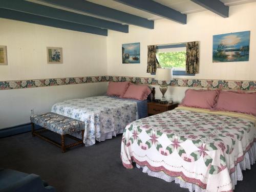 Claddagh Motel & Suites - photo 71