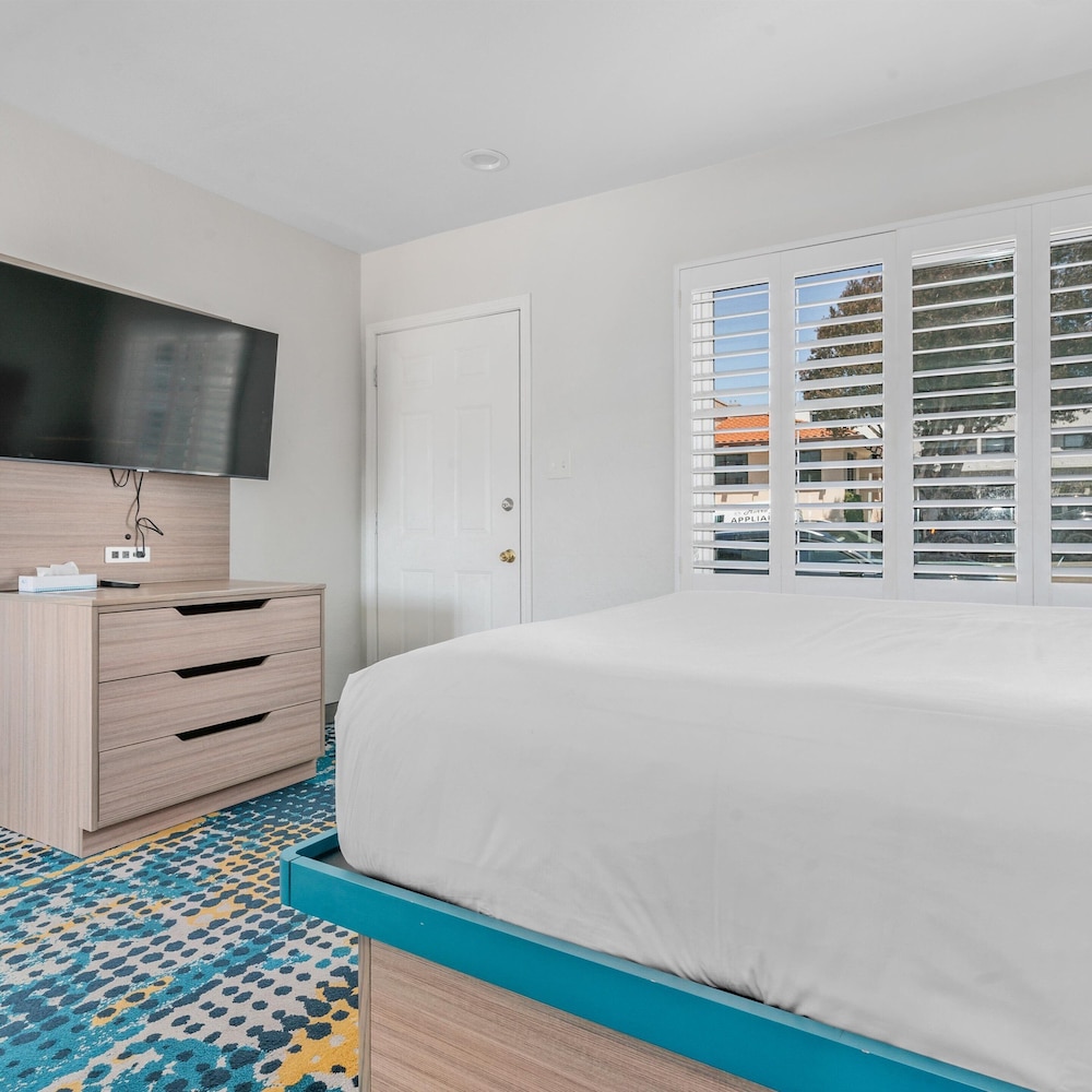 Pacific Shores Inn - photo 34