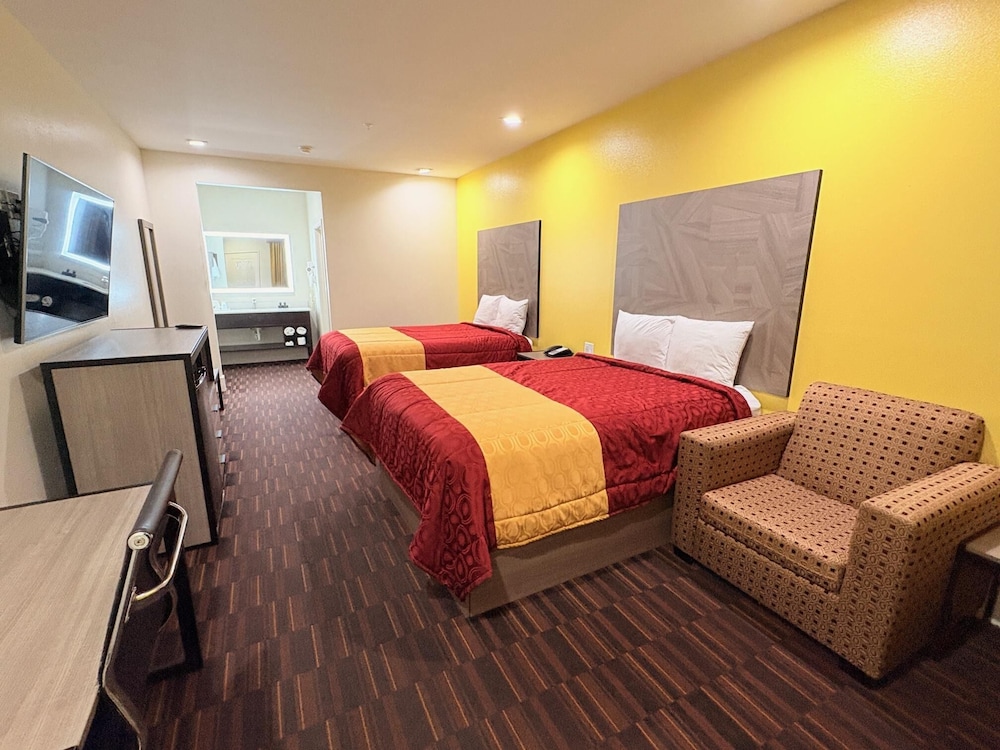 Americas Best Value Inn & Suites Houston Veterans Memorial - photo 5