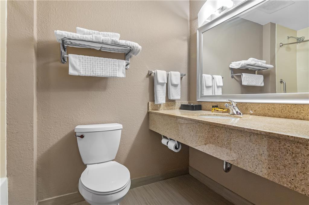 Best Western Plus Hiawatha Hotel - photo 32