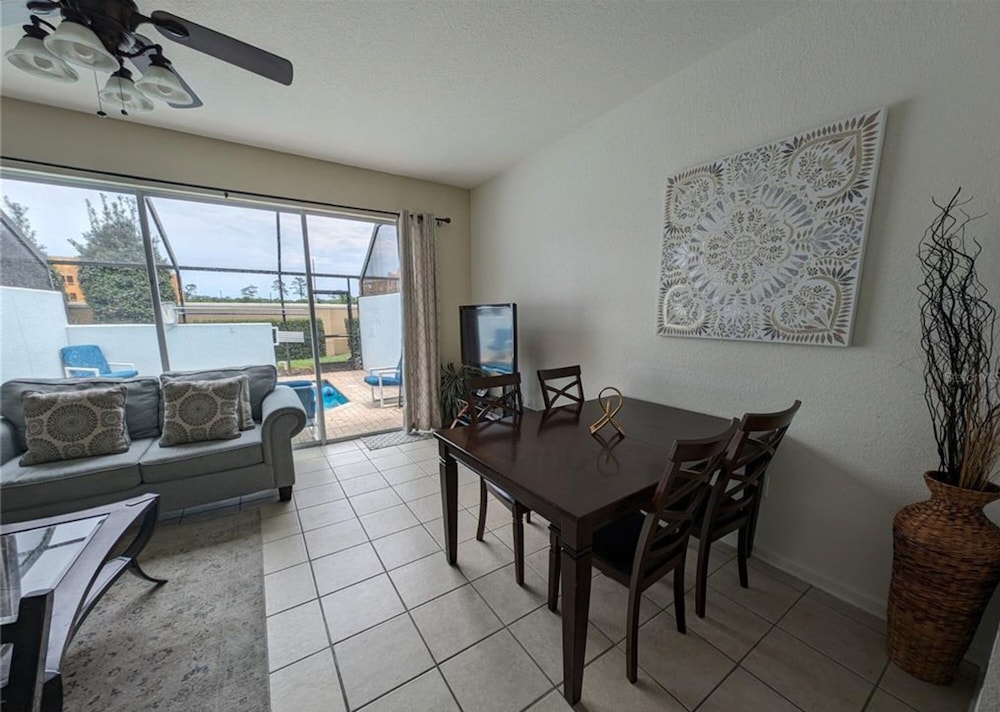 Beautiful 3 bed Townhome in Windsor Hills Resort - photo 7