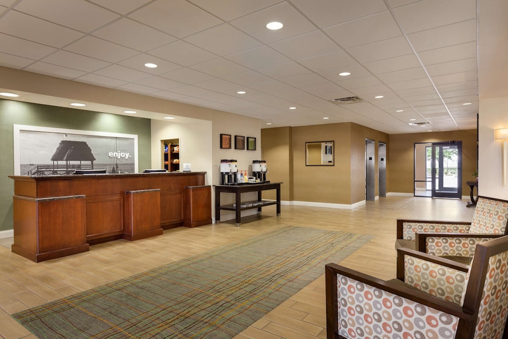 Hampton Inn & Suites Largo - photo 3