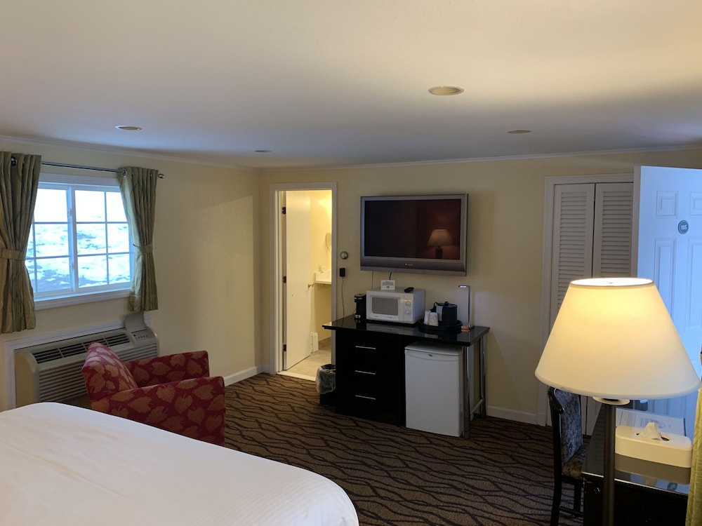 Four Winds Country Motel - photo 10