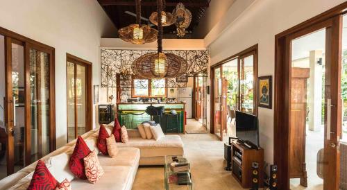 Wake up to the Sea of Bali Beachfront luxury plus — hotel in Singaraja