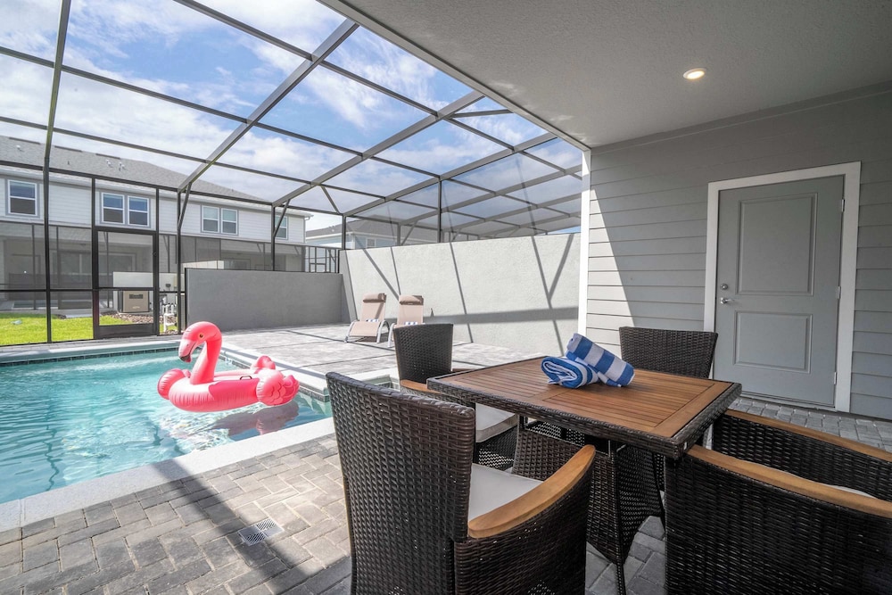 Family Friendly 5Bd Close To Disney At Windsor Cay 1269 in Clermont, United States