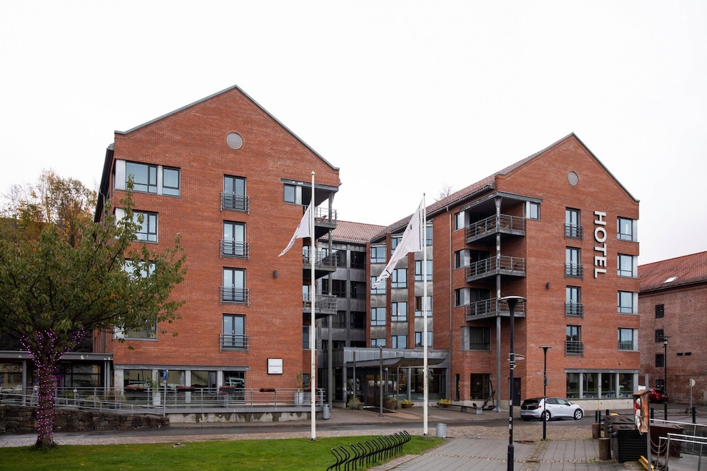 Home Hotel Bryggeparken — 4-Star Luxury Hotel in Skien, Norway