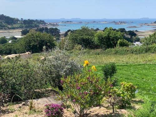 Bug Ar Mor Vue Exceptionnelle Des 7 Iles — Penvenan