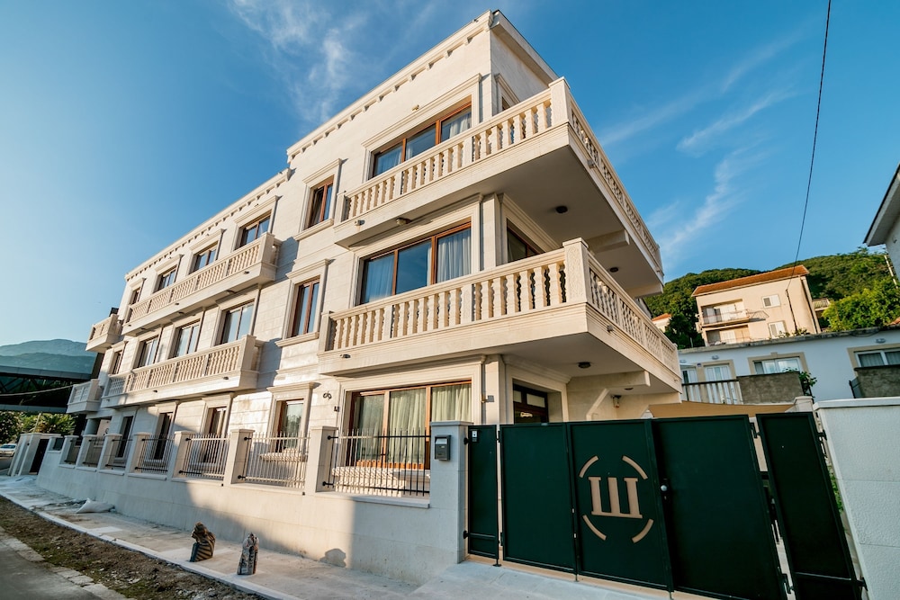 Hedera Residences — 4-Star Luxury Hotel in Herceg-Novi, Montenegro