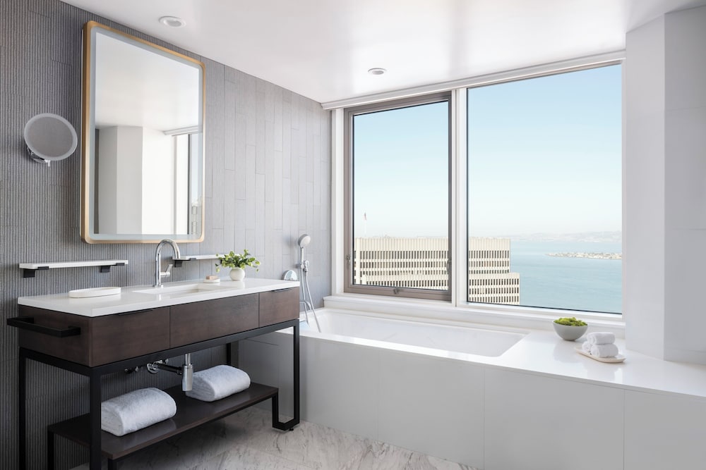Four Seasons Hotel San Francisco at Embarcadero - photo 33