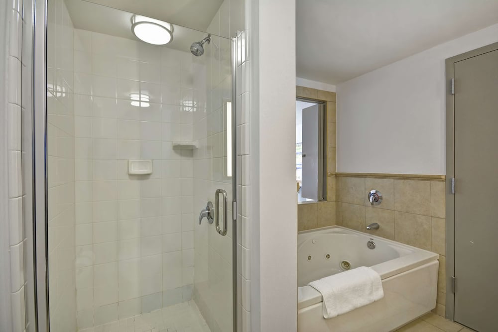 Hilton Garden Inn Panama City - photo 39