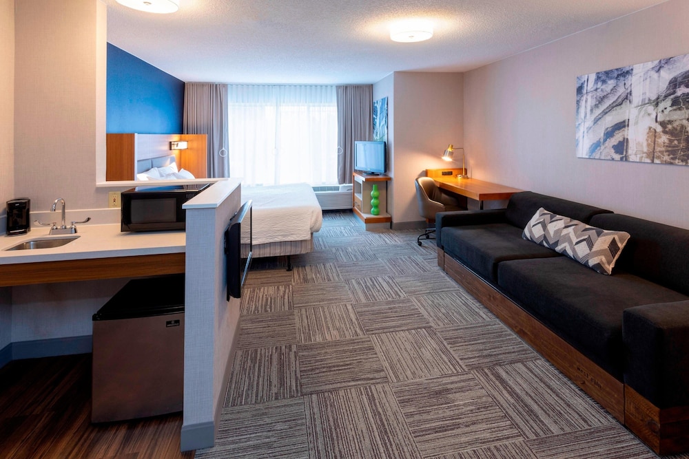 SpringHill Suites by Marriott Rochester Mayo Clinic St Marys - photo 9