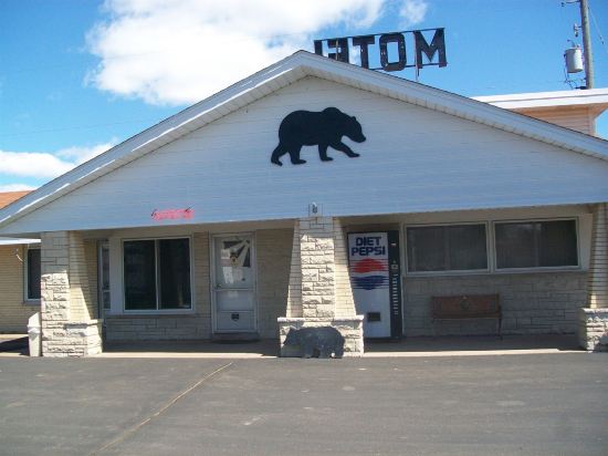 Black Bear Motel — Cameron