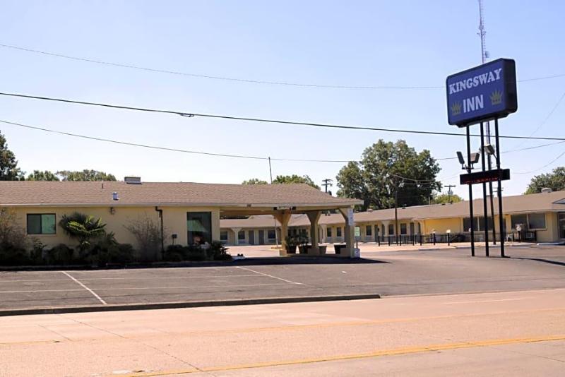 Kingsway Inn - photo 8