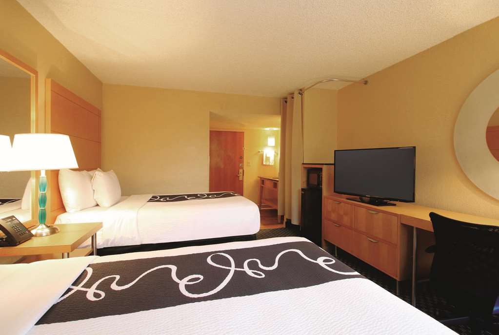 La Quinta Inn & Suites by Wyndham Deerfield Beach I 95 - photo 15