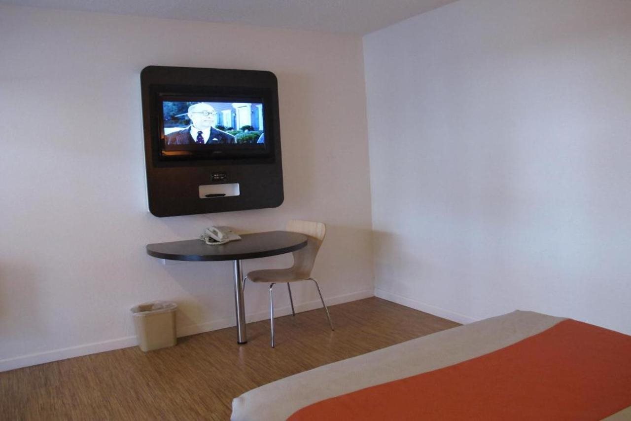 Motel 6 Baltimore MD - photo 11