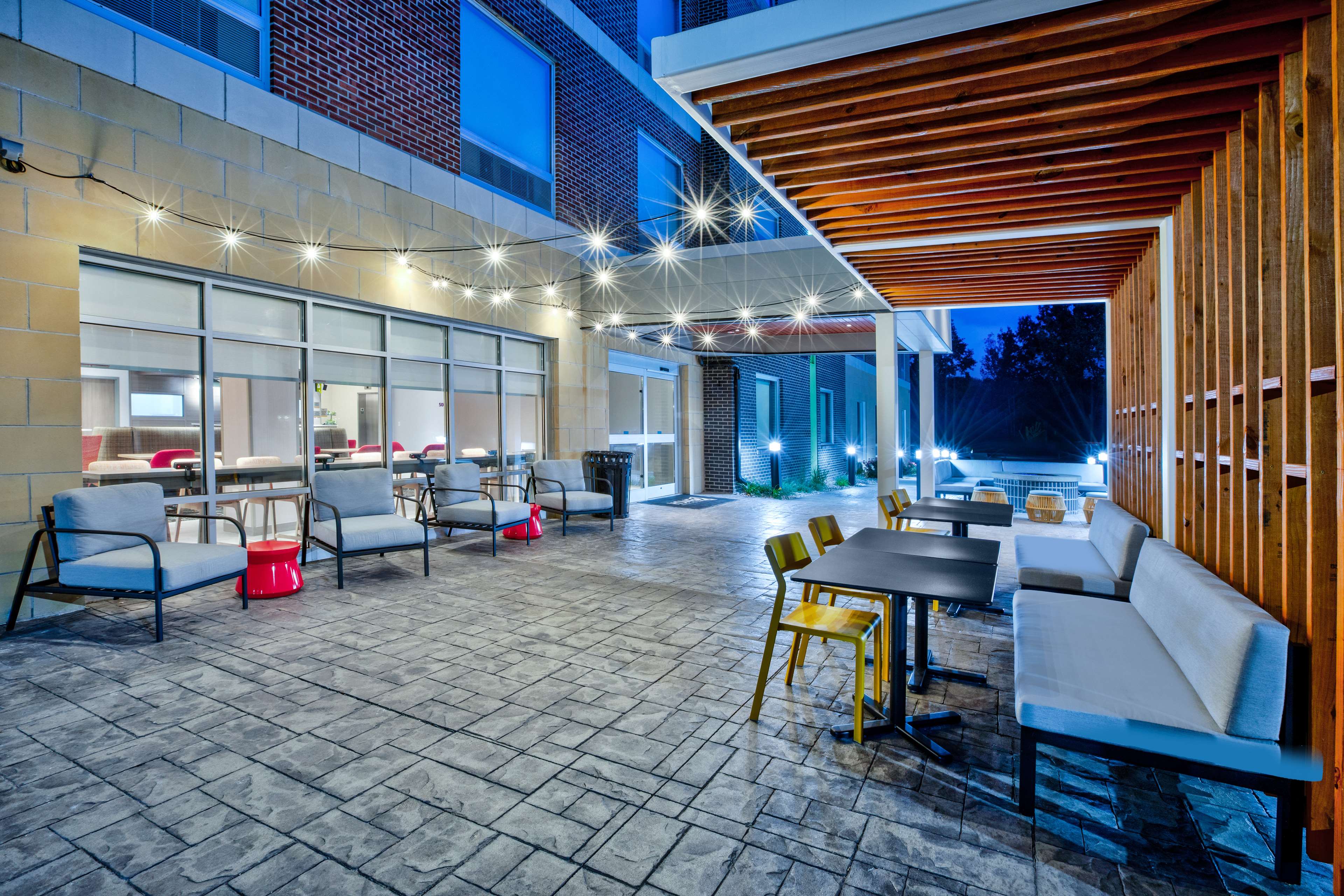 Home2 Suites by Hilton Grand Rapids Northeast - photo 4