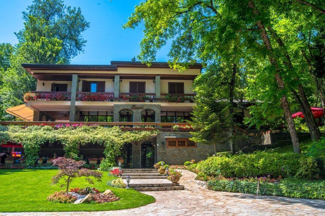 Hotel Restaurant Dreri — 4-Star Luxury Hotel in Tirana, Albania