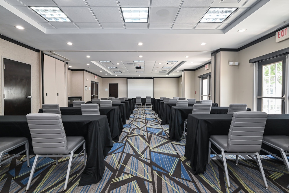 Holiday Inn Express & Suites Charlotte Southeast Matthews by IHG - photo 23