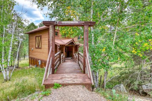 Sawtooth Lodge Pool access — 4-Star Luxury Hotel in Lead, United States
