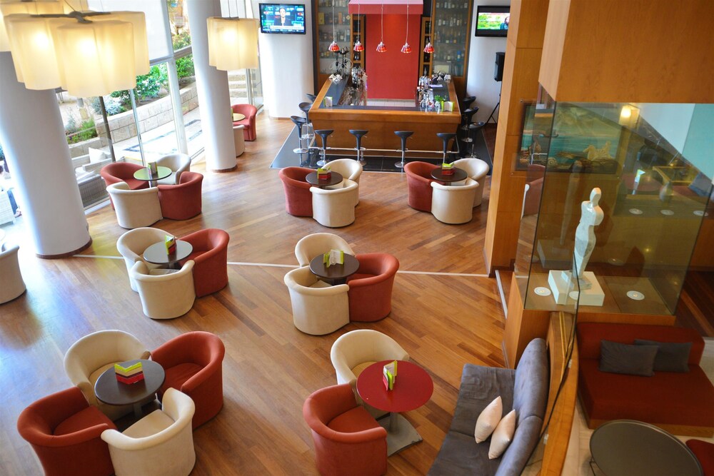 Golden Bay Beach Hotel — Larnaca — photo 3