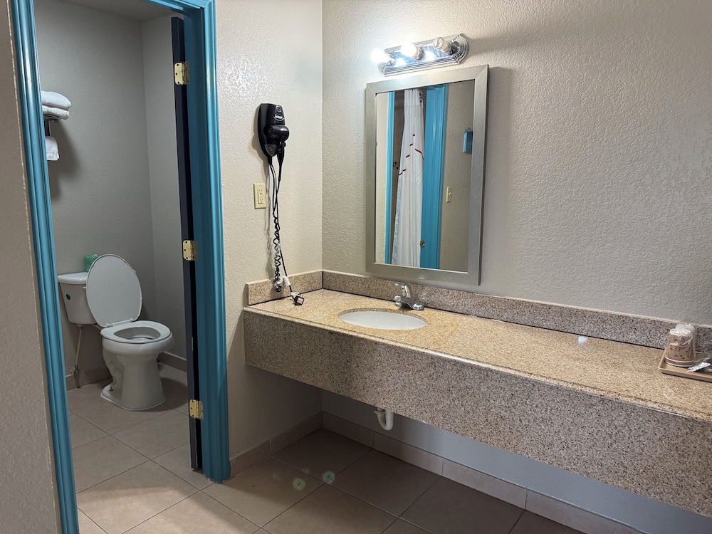 Executive Inn Crystal City - photo 19
