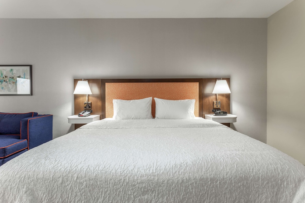 Hampton Inn Jefferson City at Capital Mall - photo 11